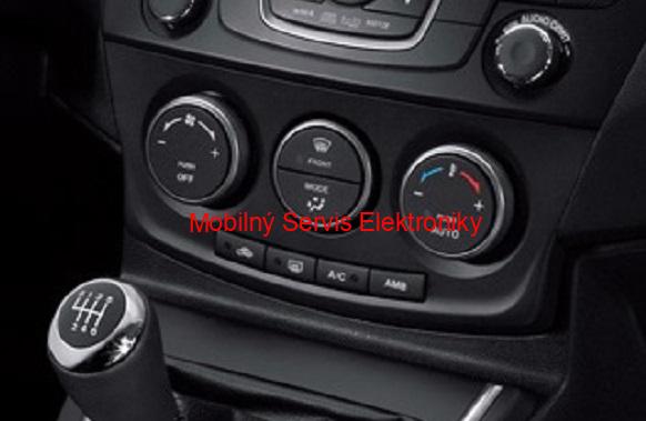 Mazda 5 - Oprava panelu klimatizácie